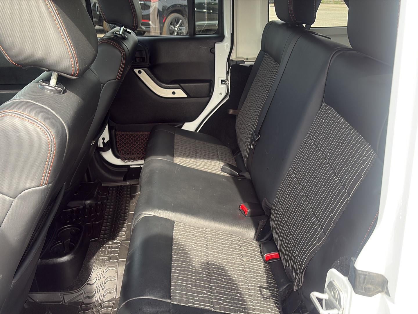 2012 Jeep Wrangler Unlimited Sahara