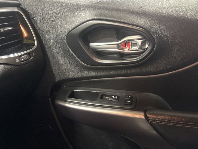 2019 Jeep Cherokee Overland