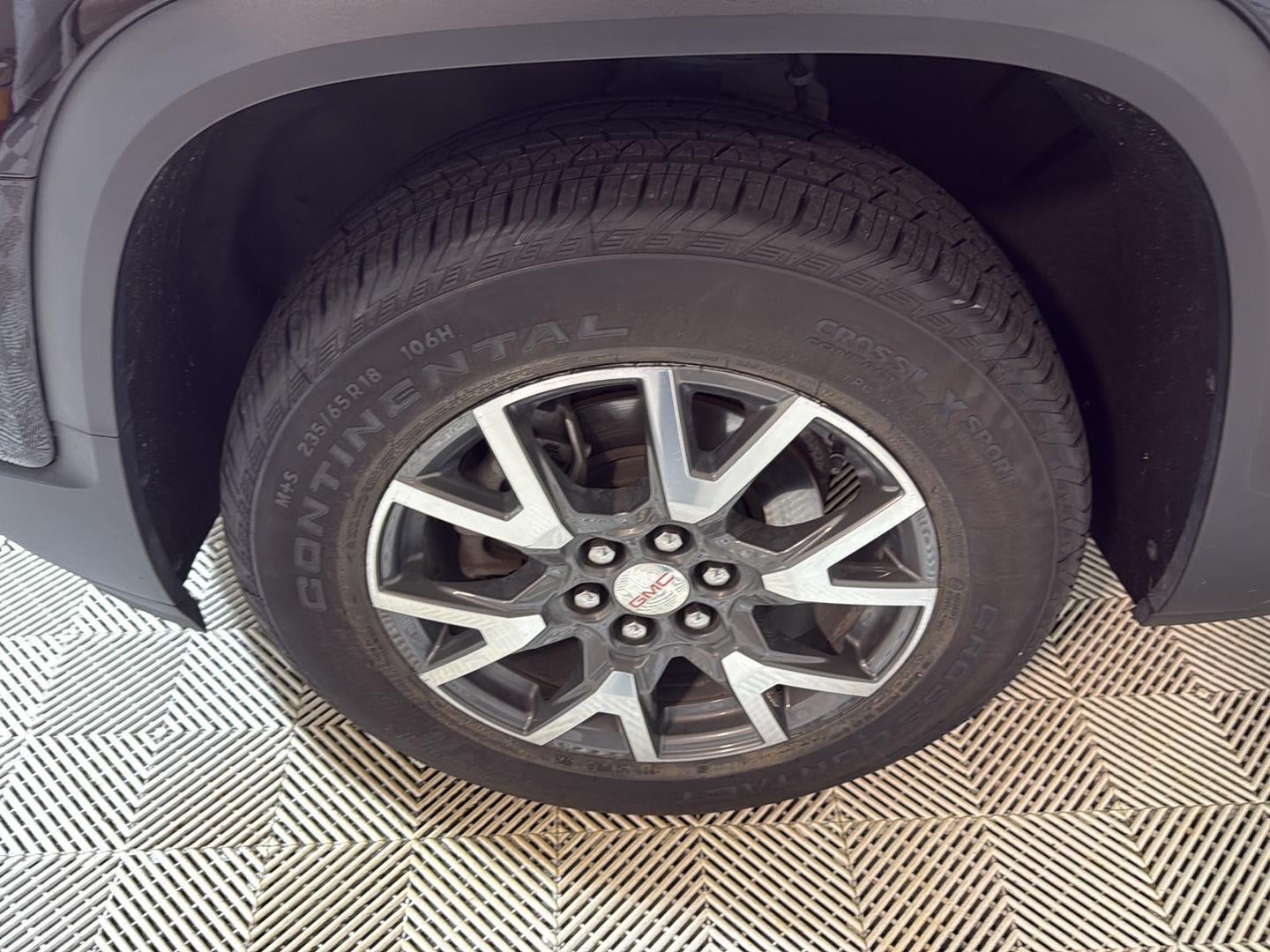 2023 GMC Acadia SLE