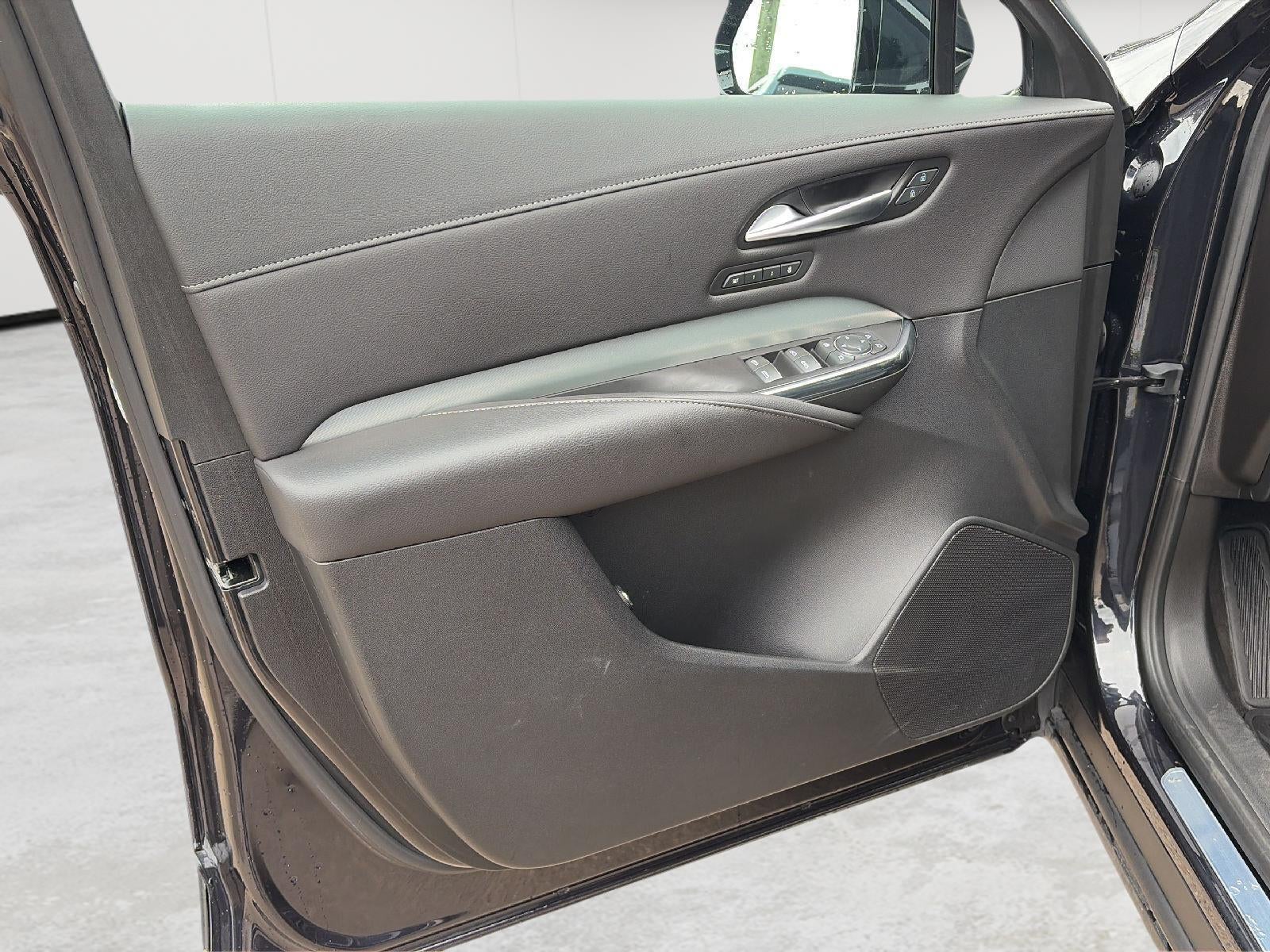 2023 Cadillac XT4 AWD Premium Luxury