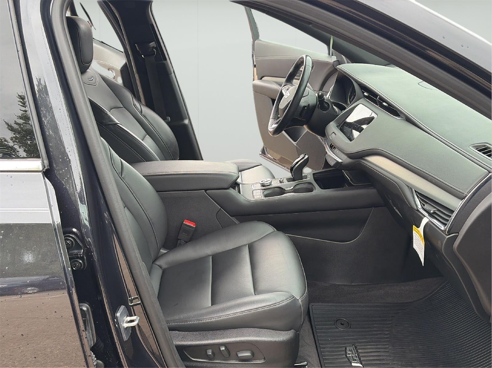 2023 Cadillac XT4 AWD Premium Luxury