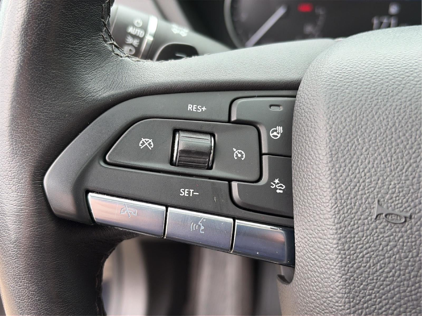 2023 Cadillac XT4 AWD Premium Luxury