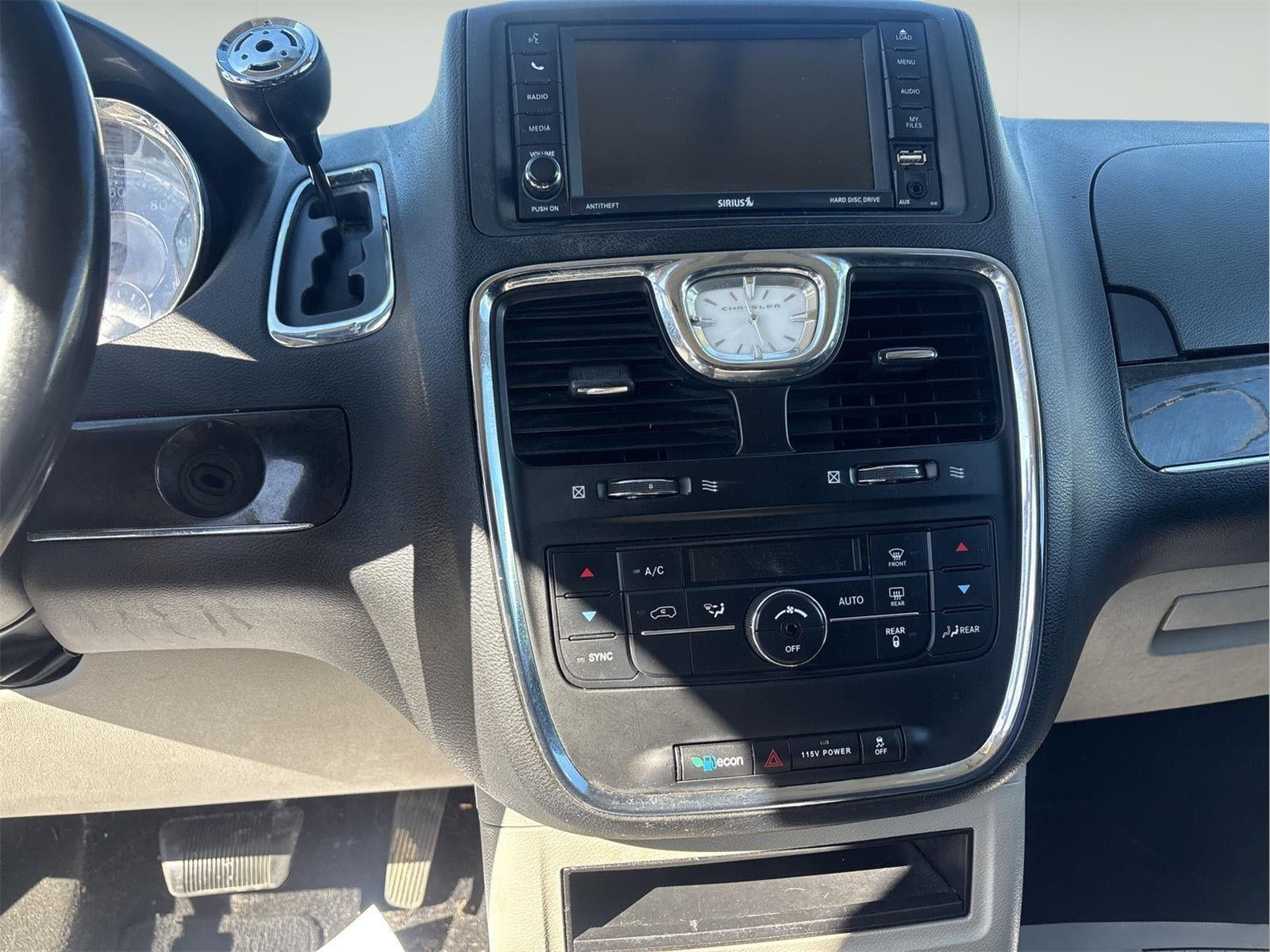 2015 Chrysler Town & Country Touring