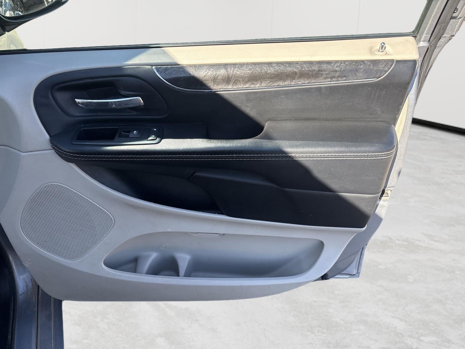 2015 Chrysler Town & Country Touring