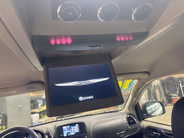 2016 Chrysler Town & Country Touring