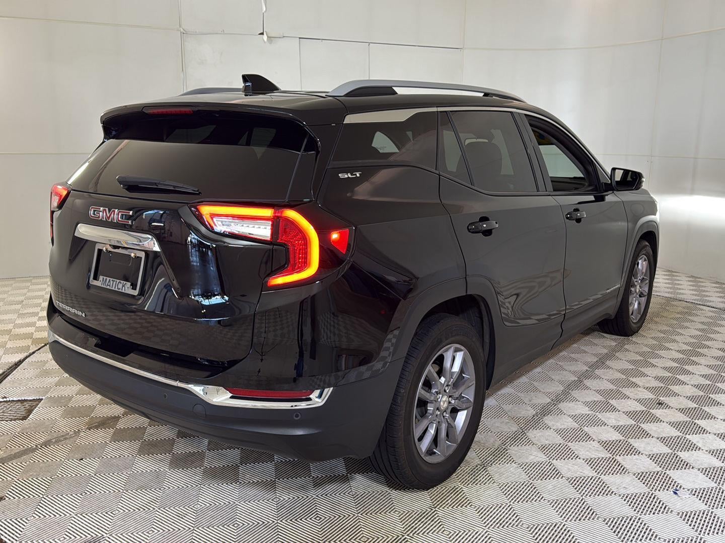 2023 GMC Terrain SLT