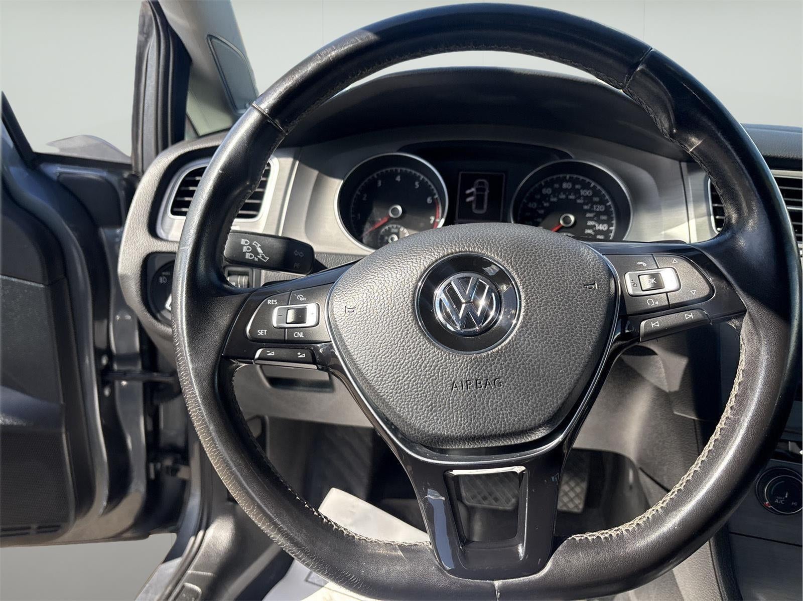 2017 Volkswagen Golf SportWagen S