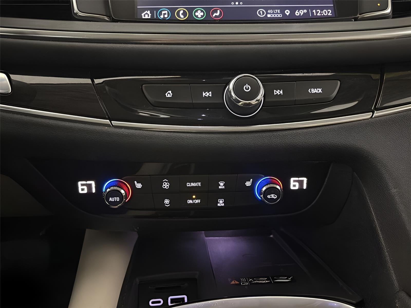 2024 Buick Enclave Essence