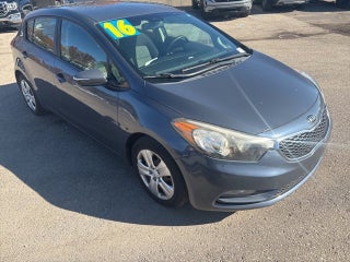 2016 Kia Forte 5-Door LX