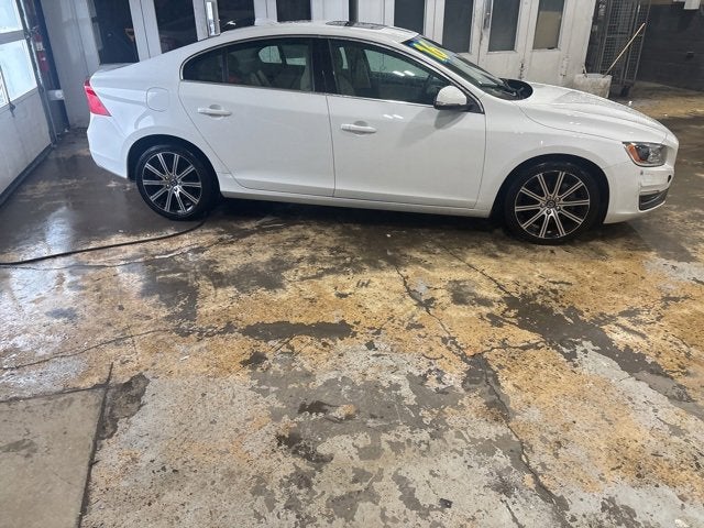 2016 Volvo S60 Inscription T5 Platinum