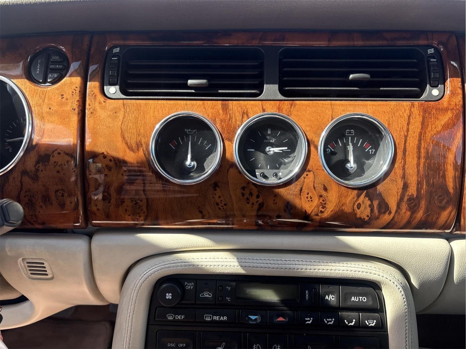 2005 Jaguar XK8 XK8