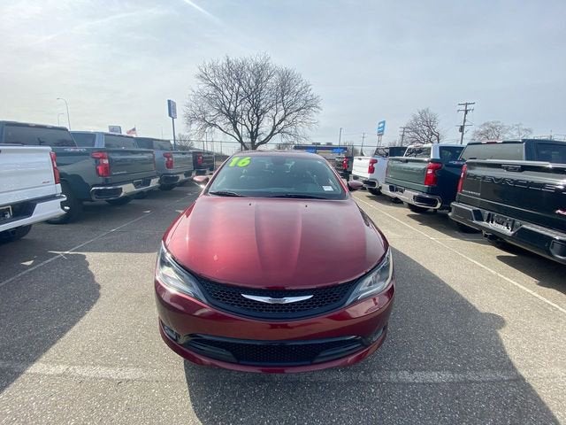 2016 Chrysler 200 S