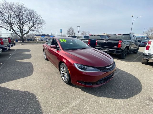 2016 Chrysler 200 S