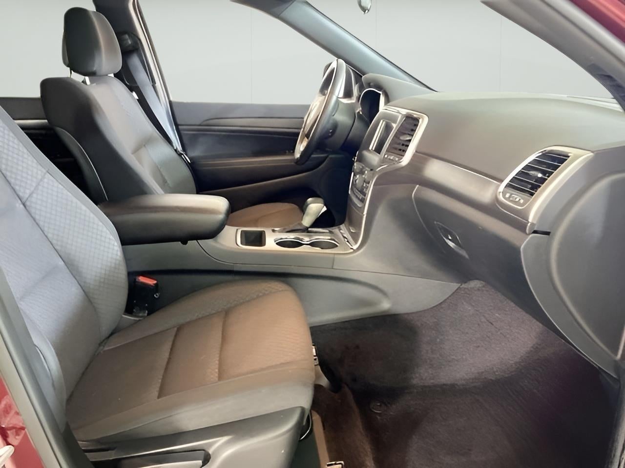 2018 Jeep Grand Cherokee Laredo E 4x2