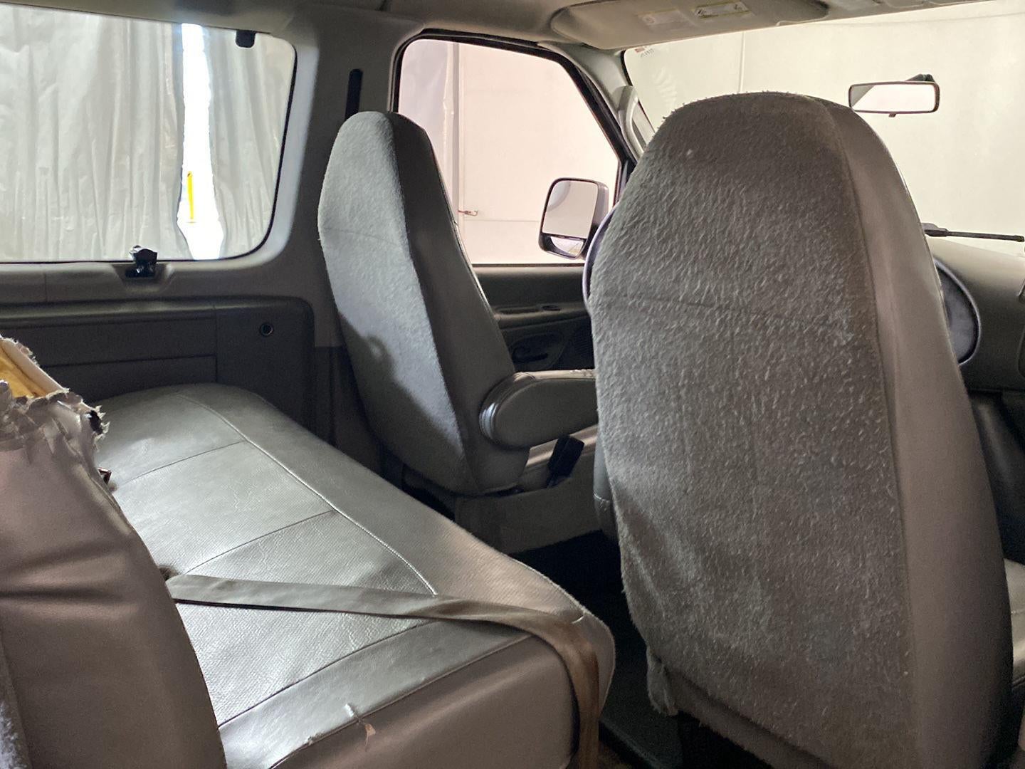 2006 Ford Econoline Wagon XL