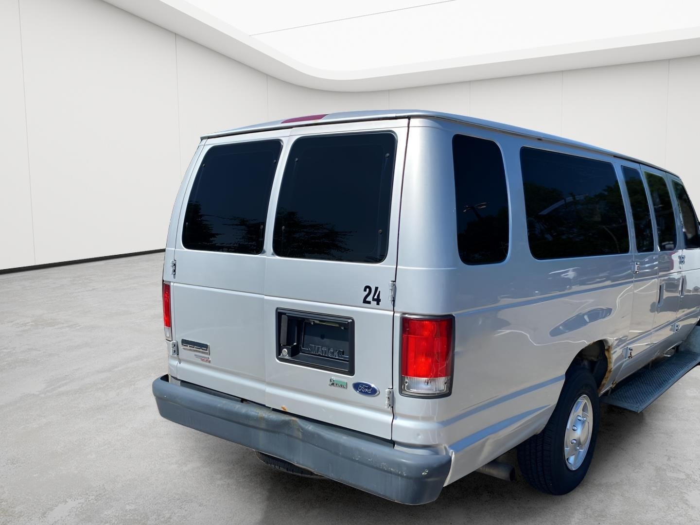2011 Ford Econoline Wagon XL
