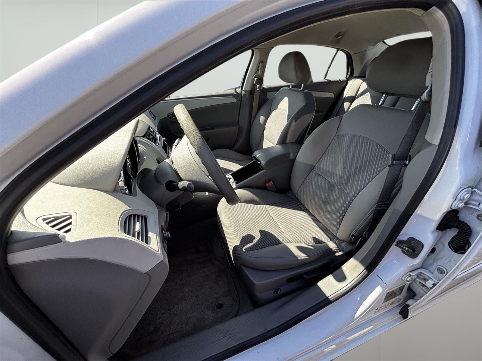 2011 Chevrolet Malibu LS w/1FL