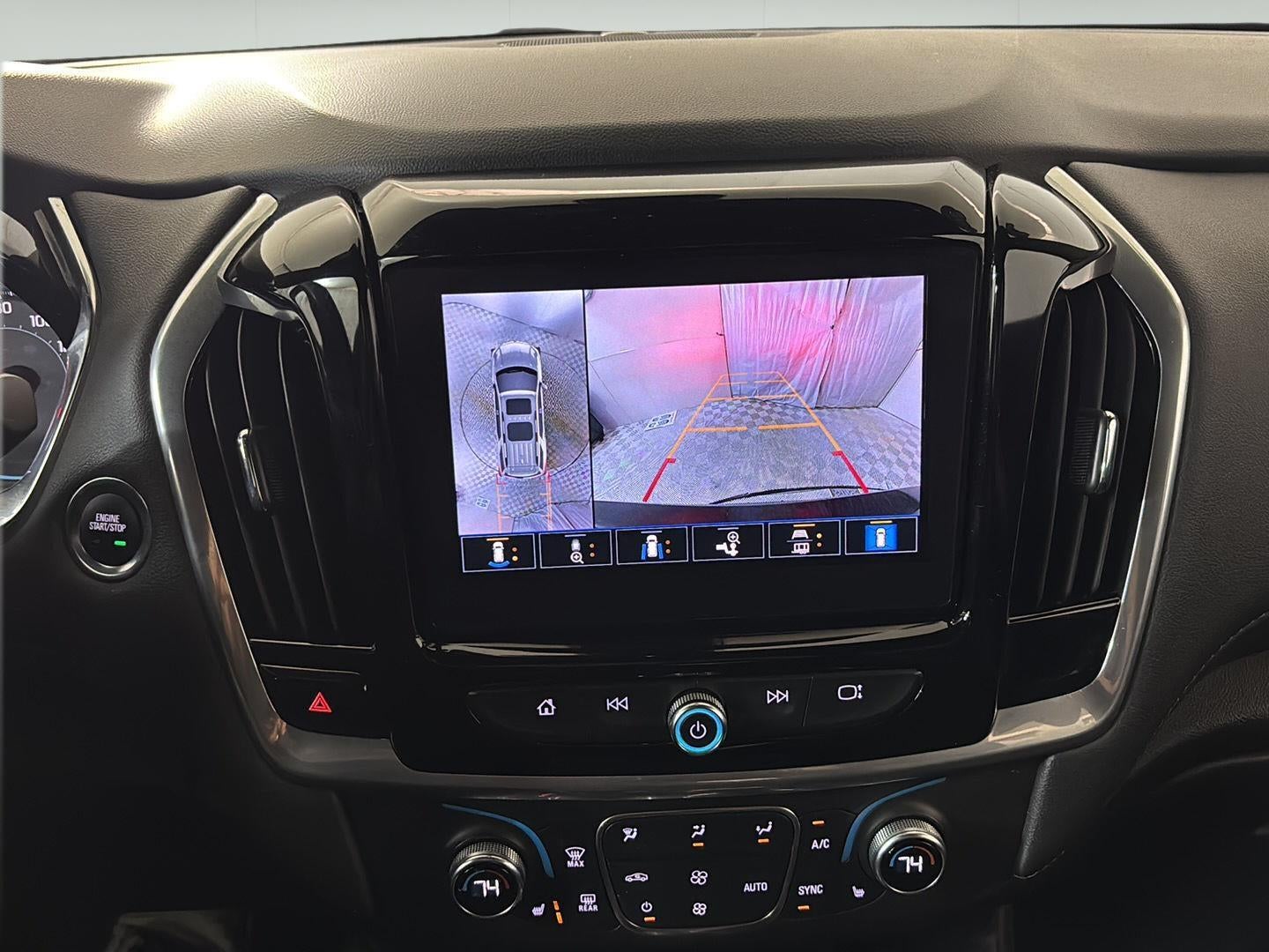 2022 Chevrolet Traverse LT Cloth