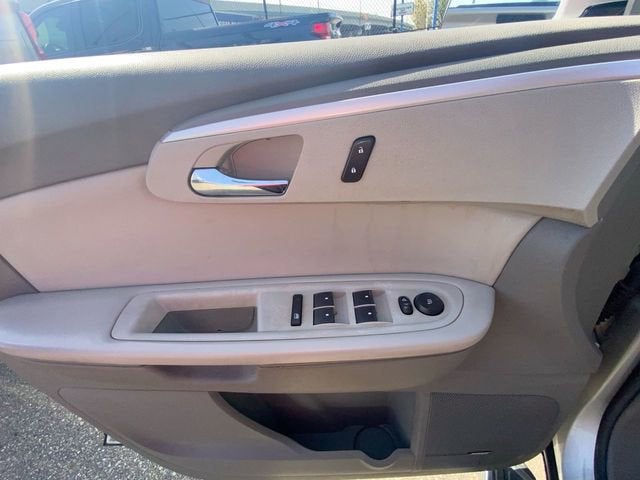 2011 Chevrolet Traverse LT w/2LT