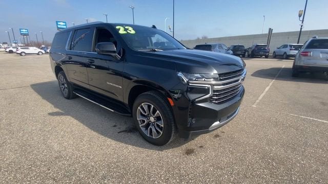 2023 Chevrolet Suburban LT