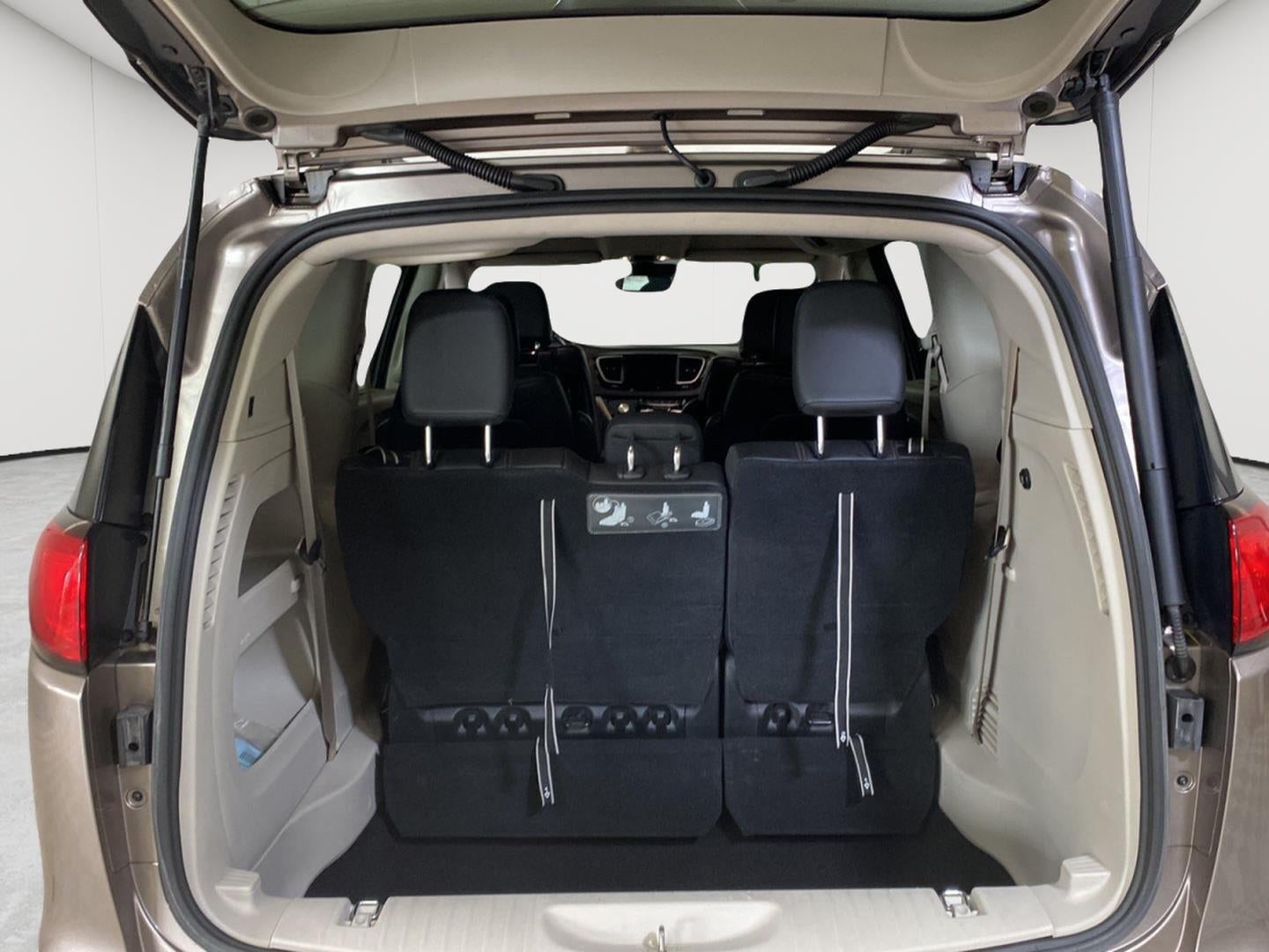 2018 Chrysler Pacifica Touring L Plus
