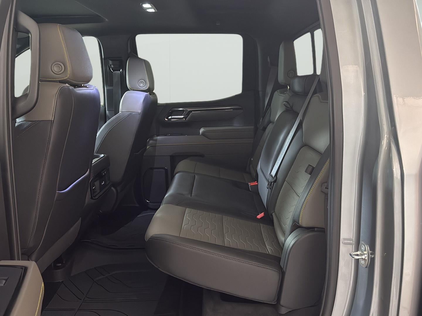 2024 Chevrolet Silverado 1500 ZR2 - Photo 9