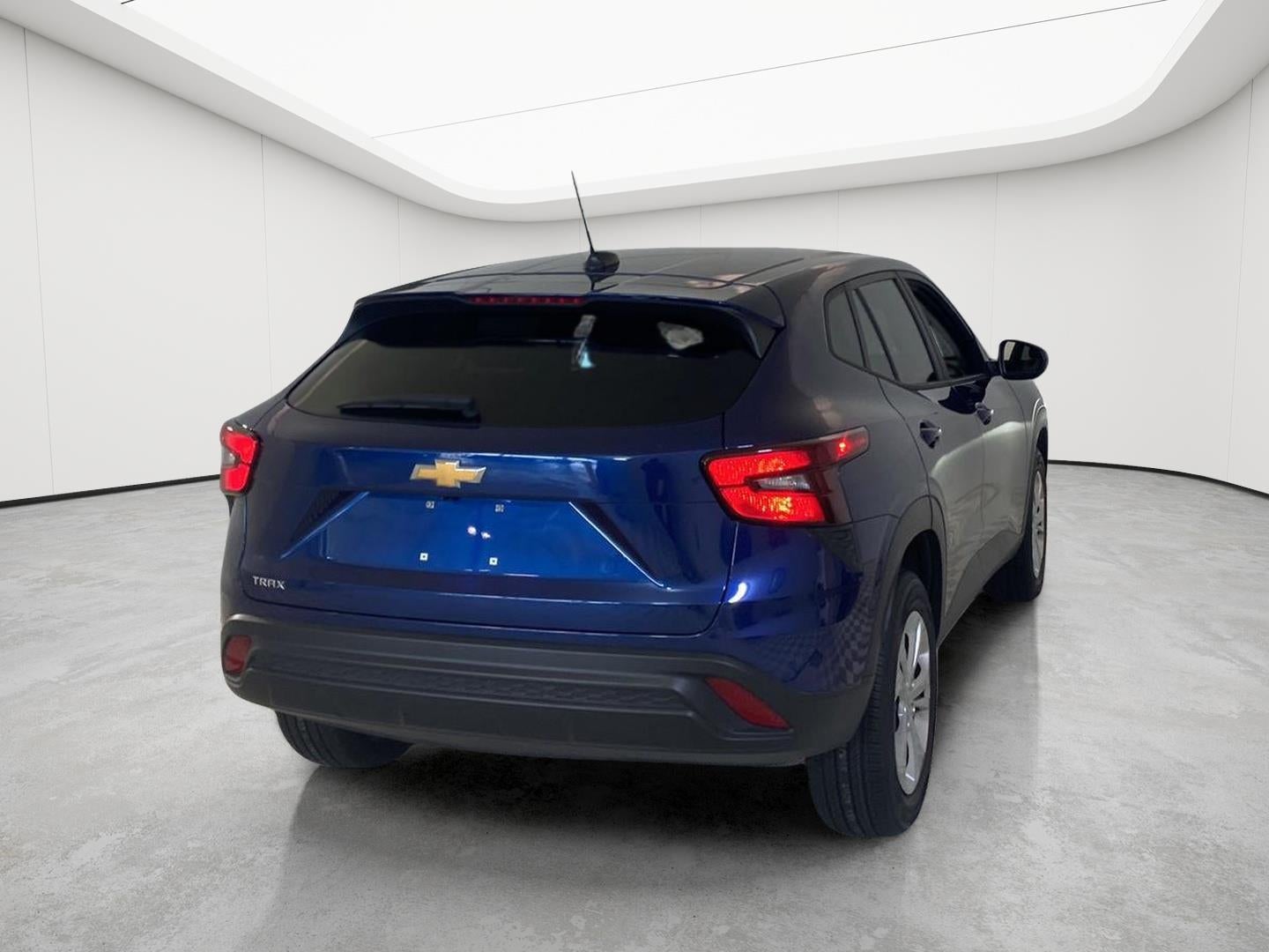 2024 Chevrolet Trax LS - Photo 6