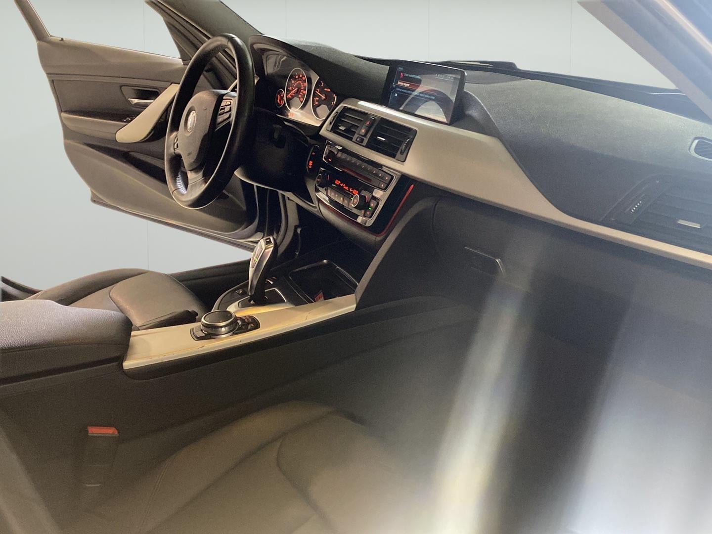 2017 BMW 3 Series 320i xDrive