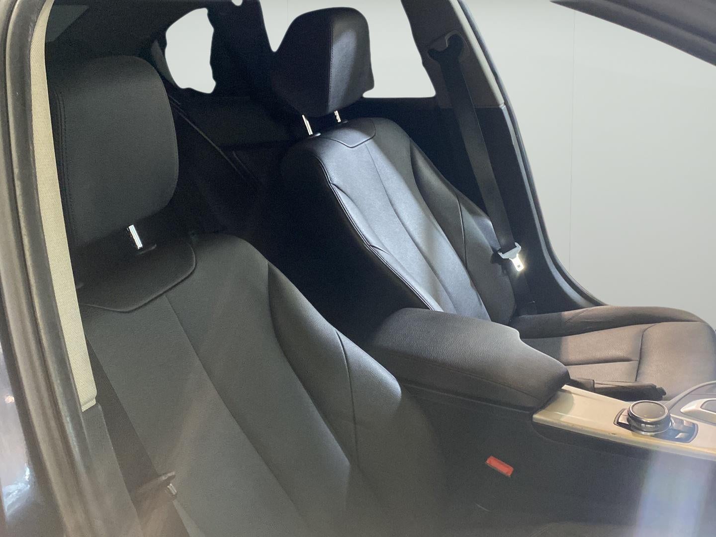2017 BMW 320i xDrive