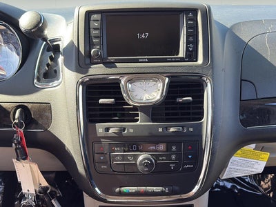 2013 Chrysler Town & Country Touring