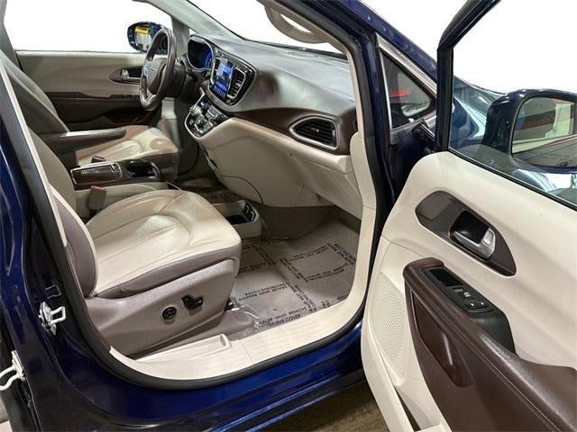 2017 Chrysler Pacifica Touring L Plus