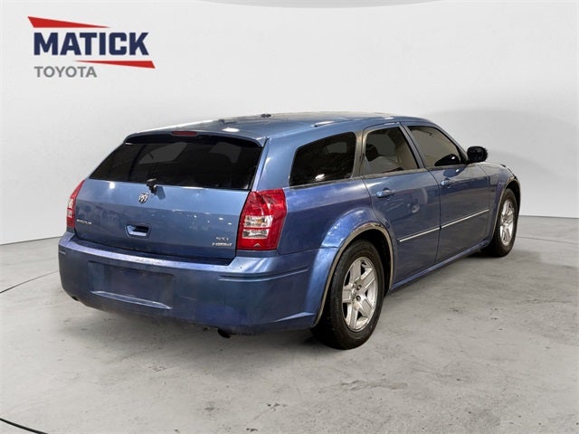 2007 Dodge Magnum Base