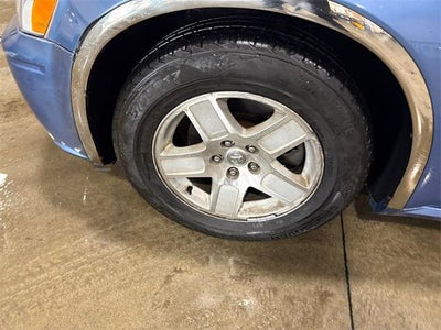 2007 Dodge Magnum Base
