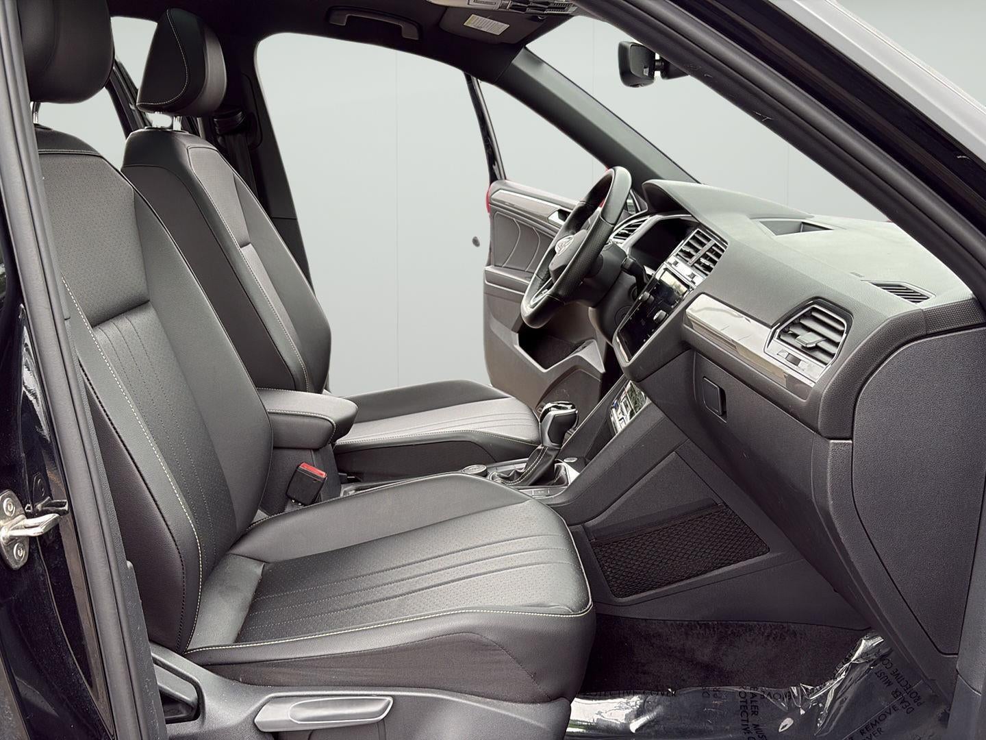 2022 Volkswagen Tiguan SE R-Line Black
