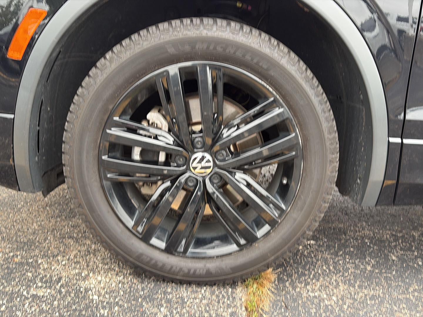 2022 Volkswagen Tiguan SE R-Line Black