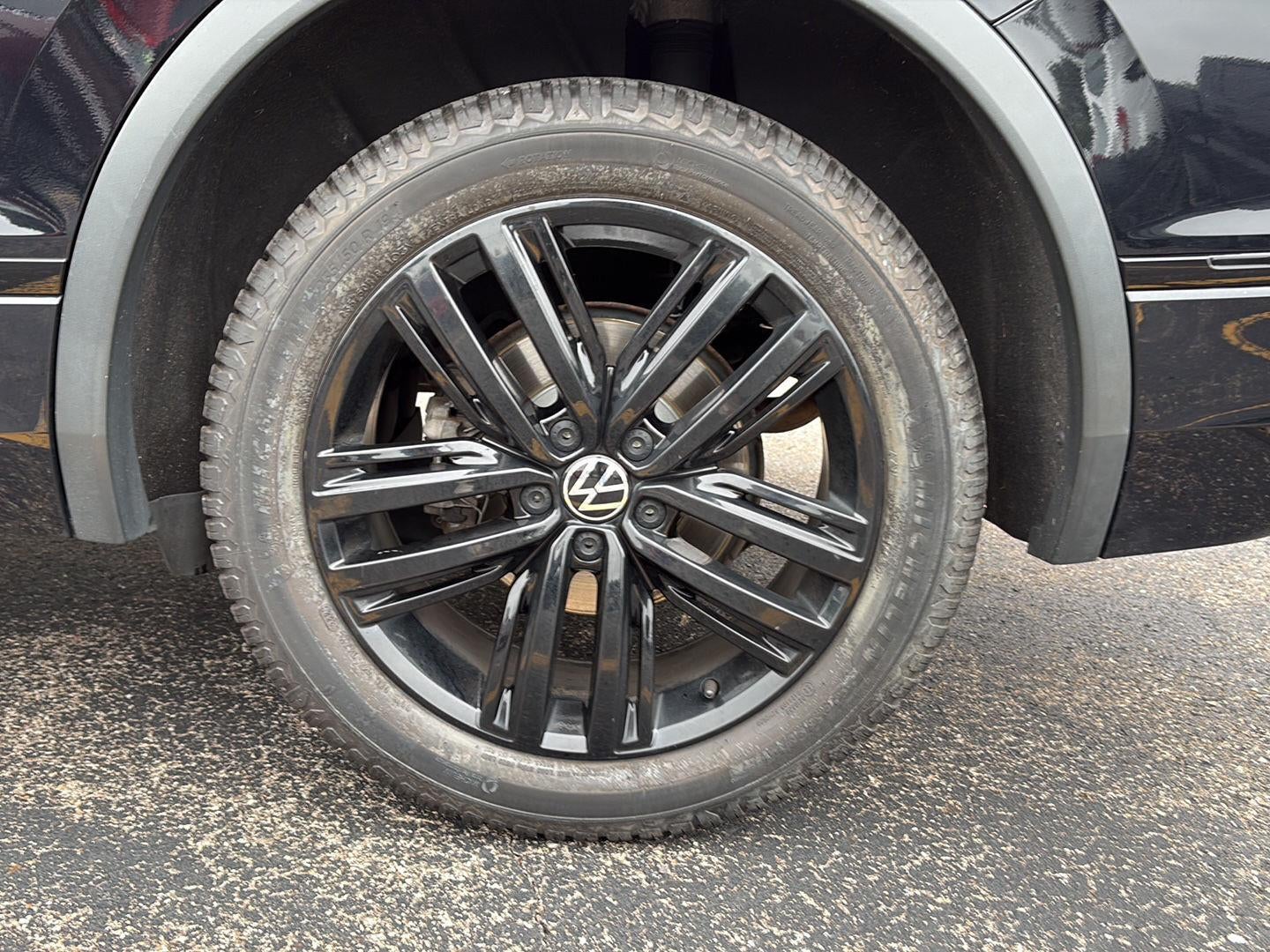 2022 Volkswagen Tiguan SE R-Line Black