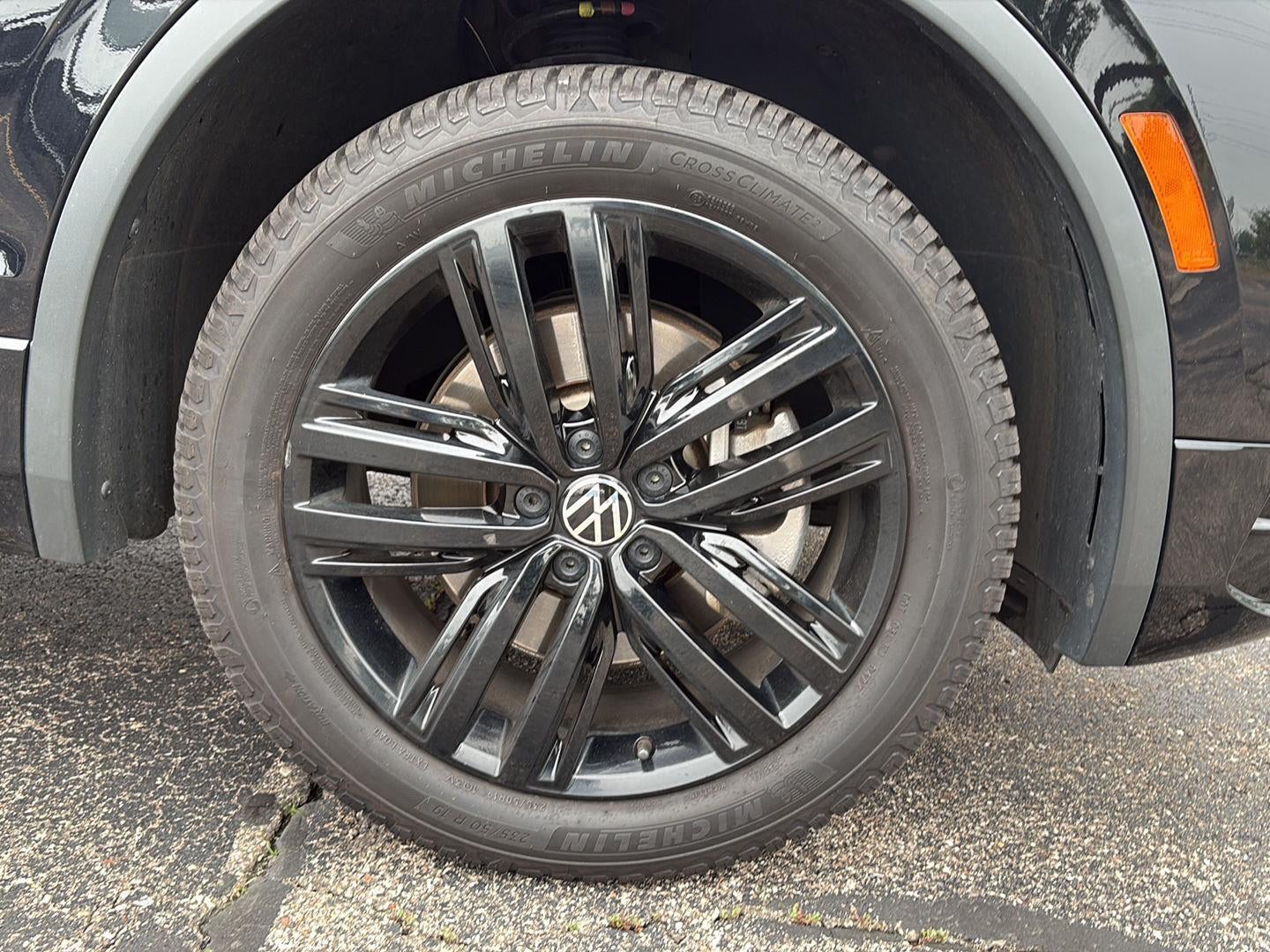 2022 Volkswagen Tiguan SE R-Line Black