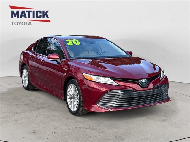 2020 Toyota Camry Hybrid XLE