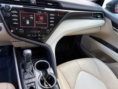 2020 Toyota Camry Hybrid XLE