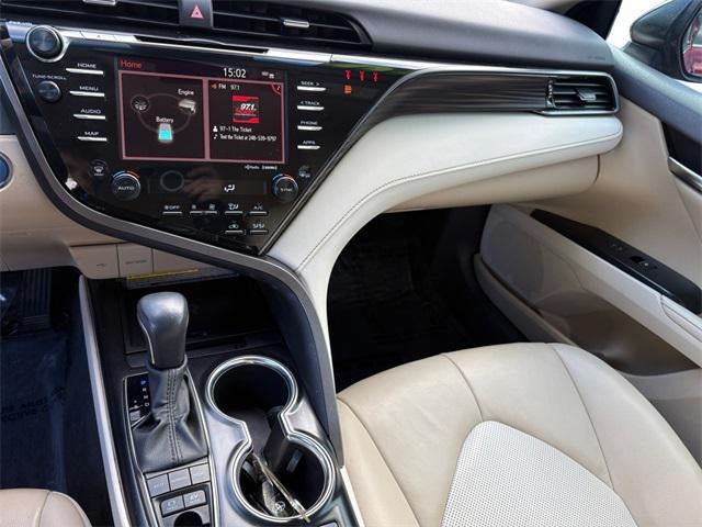 2020 Toyota Camry Hybrid XLE