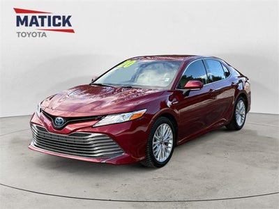 2020 Toyota Camry Hybrid XLE