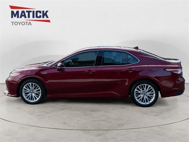 2020 Toyota Camry Hybrid XLE