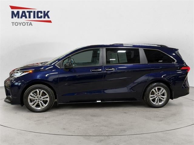 2023 Toyota Sienna XSE 7 Passenger