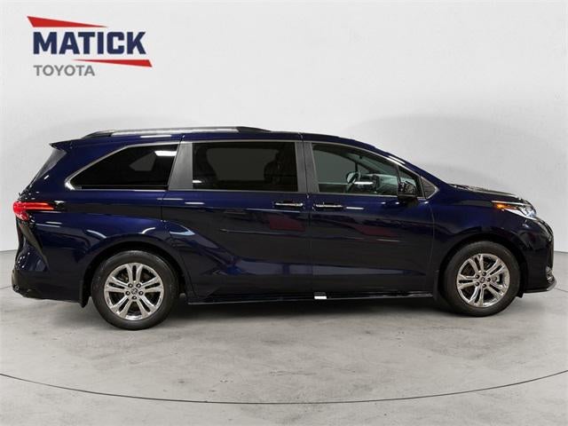 2023 Toyota Sienna XSE 7 Passenger