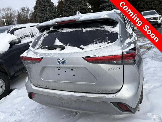 2023 Toyota Highlander Hybrid Platinum