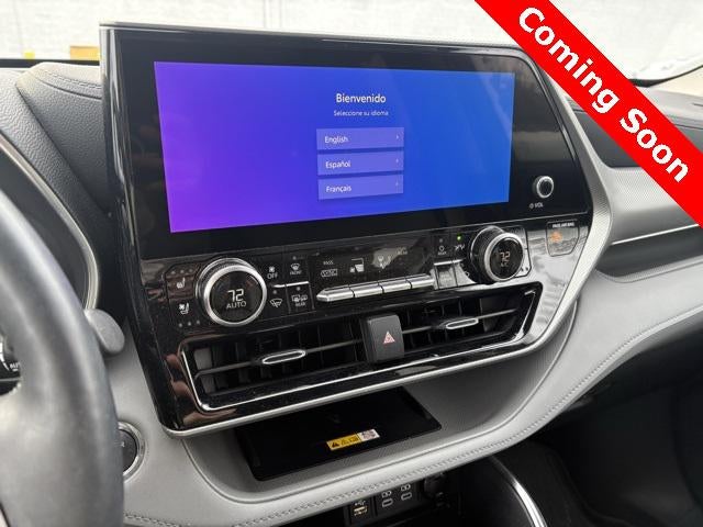 2023 Toyota Highlander Hybrid Platinum
