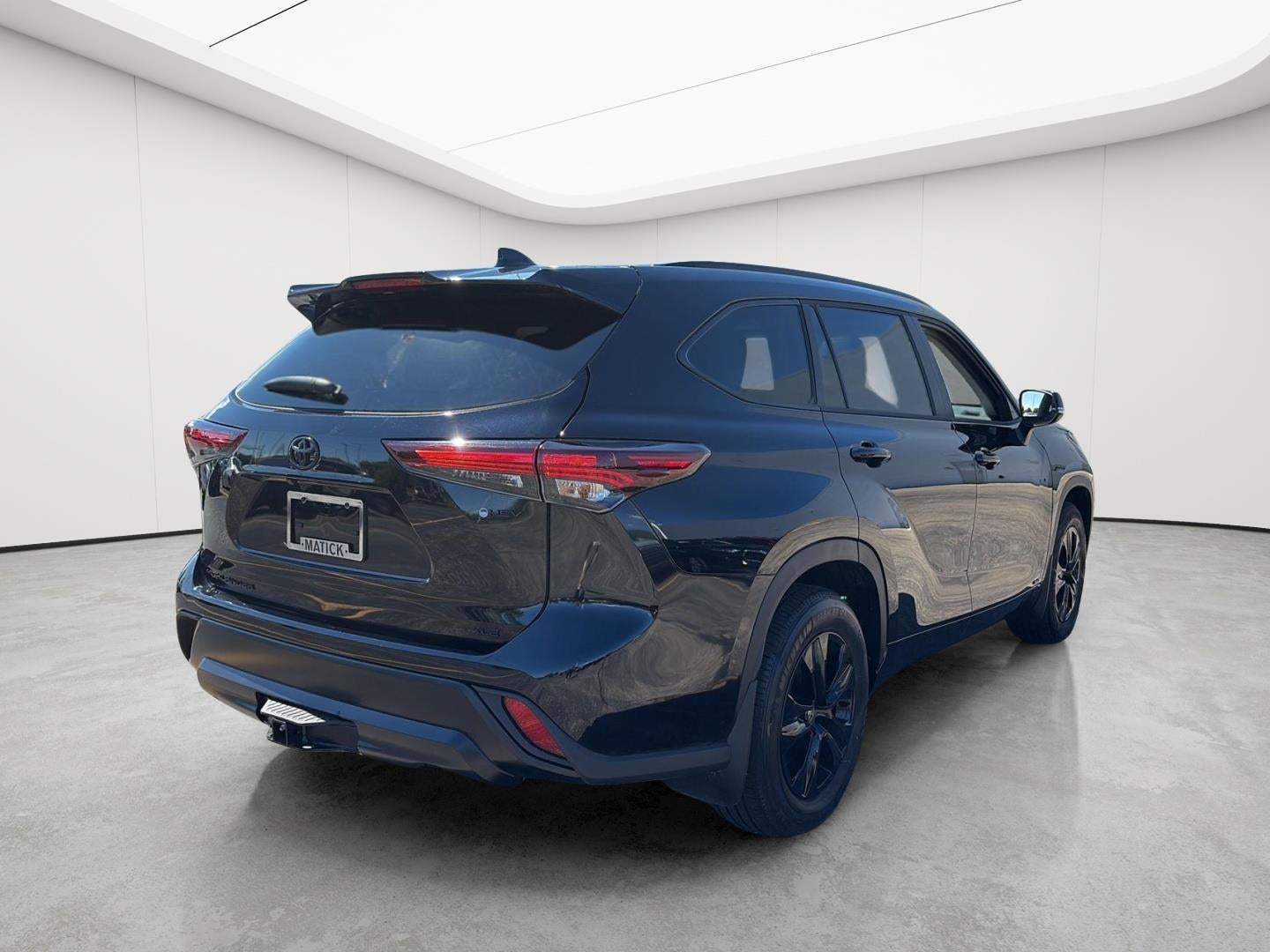 2025 Toyota Highlander Hybrid XLE Nightshade
