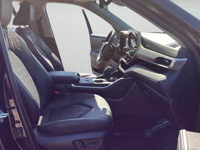 2025 Toyota Highlander Hybrid XLE Nightshade