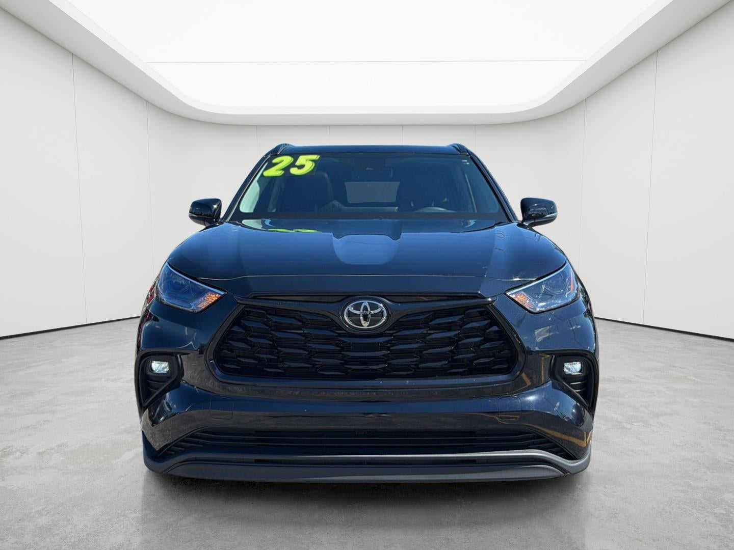 2025 Toyota Highlander Hybrid XLE Nightshade