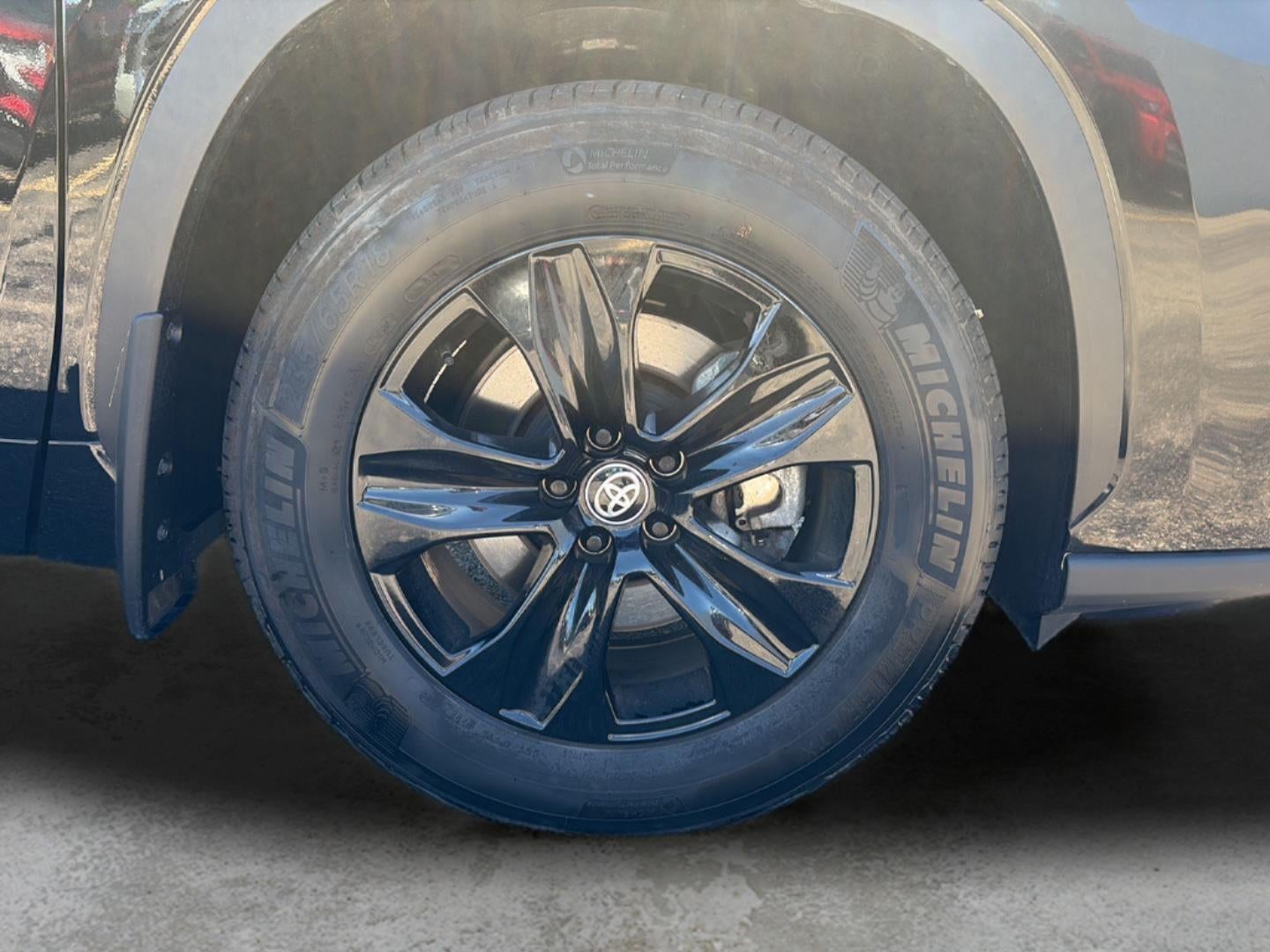 2025 Toyota Highlander Hybrid XLE Nightshade